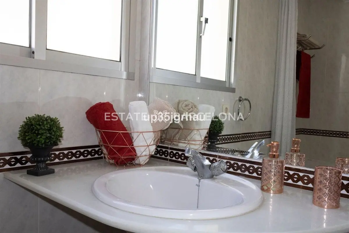 Maison de rapport à Estepona, Espagne, 499 m² - image 10
