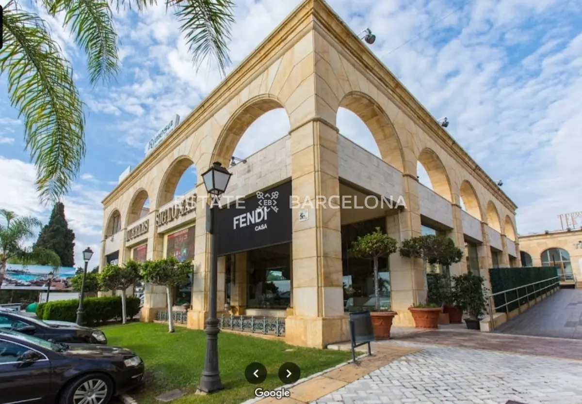 Propiedad comercial en Málaga, España, 412 m² - imagen 2