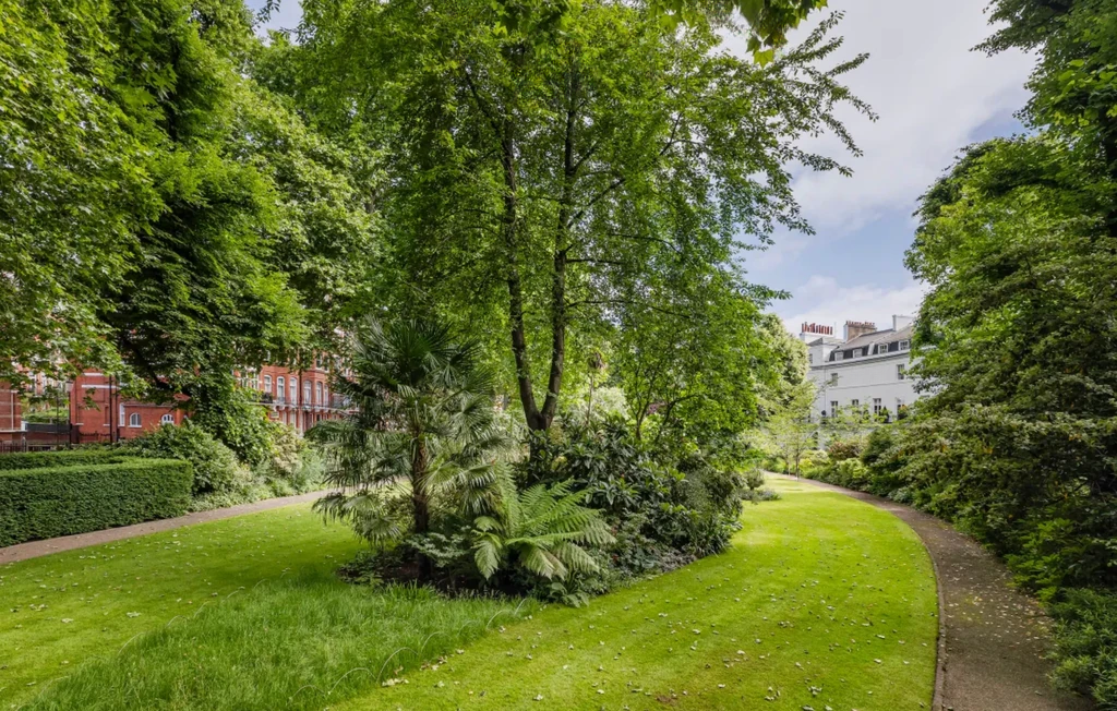 Flat in London, United Kingdom, 162 m² - picture 11
