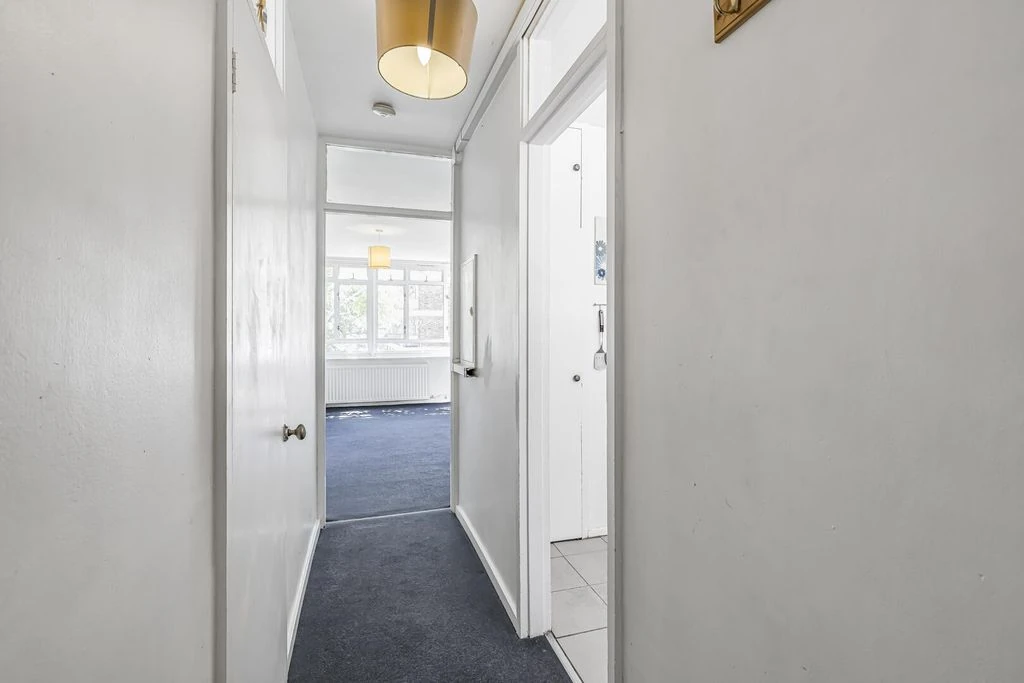 Flat in London, United Kingdom, 32 m² - picture 14