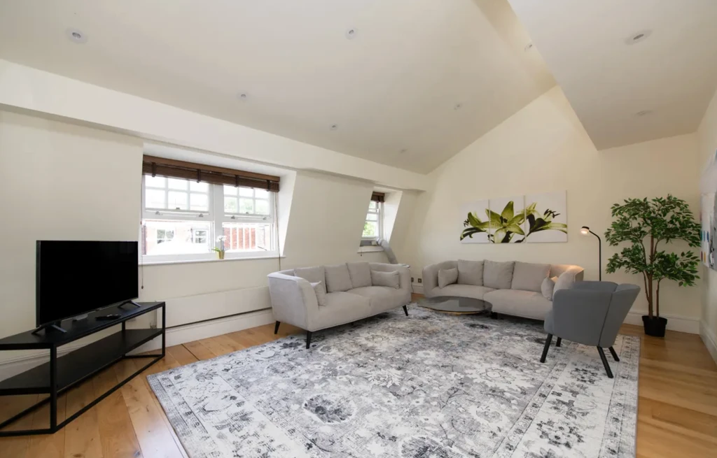 Flat in London, United Kingdom, 162 m² - picture 14