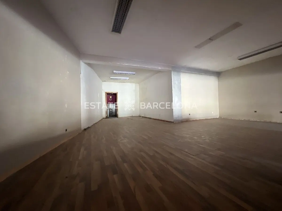 Casa lucrativa en Málaga, España, 879 m² - imagen 5