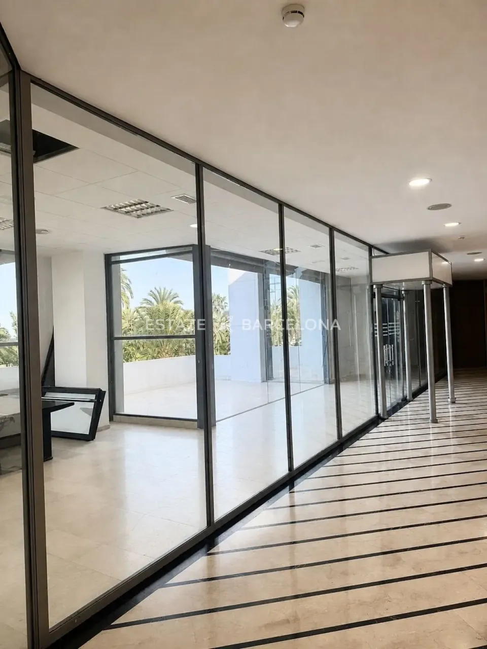 Bureau à Puerto Banus, Espagne, 157 m² - image 3