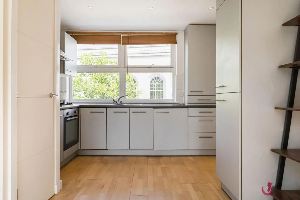 Flat in London, United Kingdom, 40 m² - picture 5