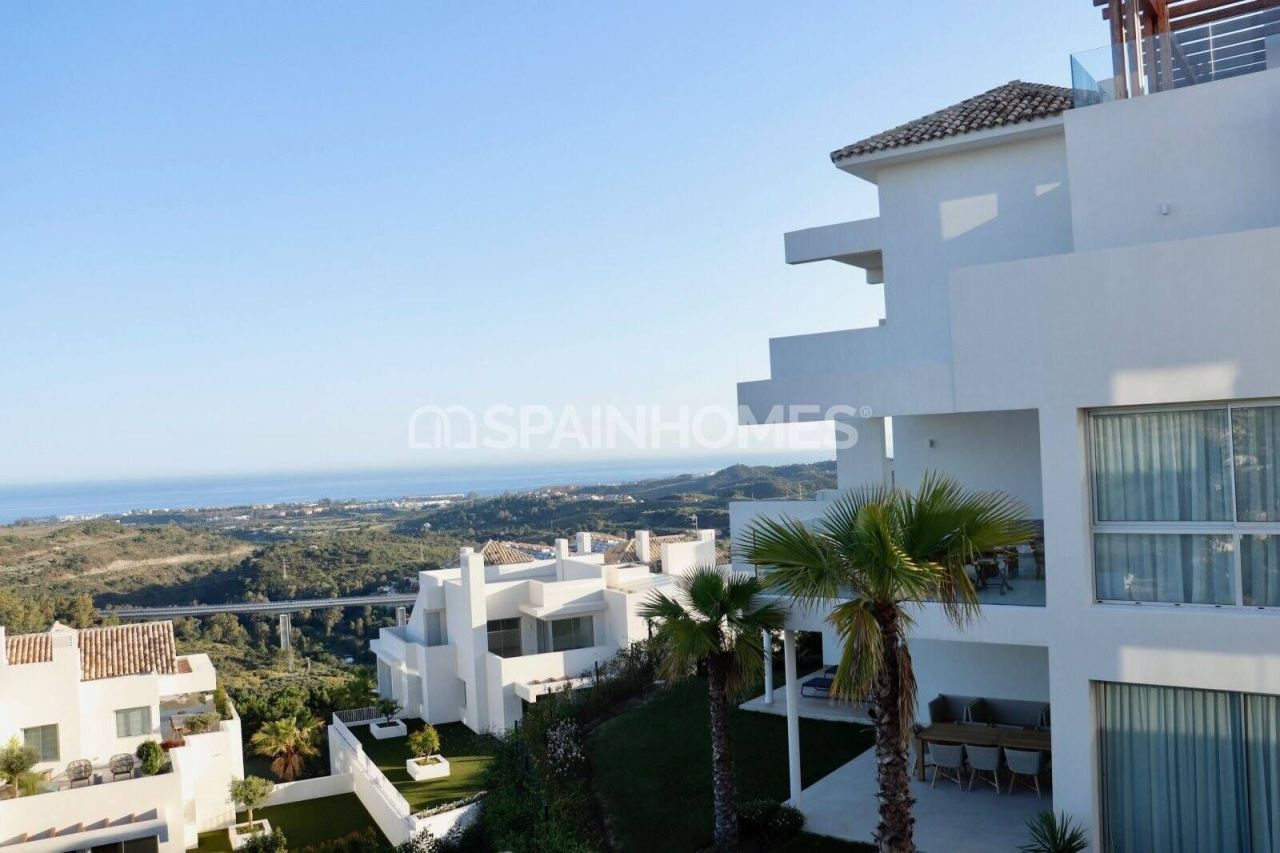 Apartment in Benahavis, Spain, 168 m² - picture 1