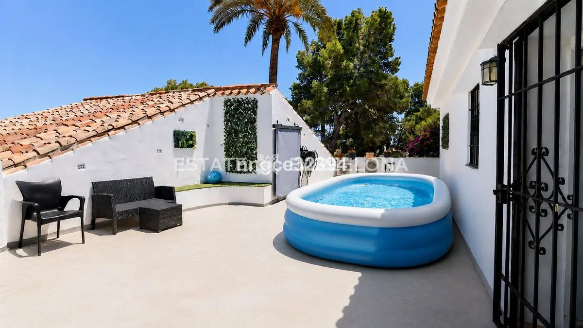 Commercial property in Marbella, Spain, 635 m² - picture 15