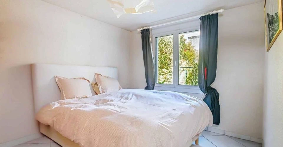 Flat in Geneva, Switzerland, 190 m² - picture 1