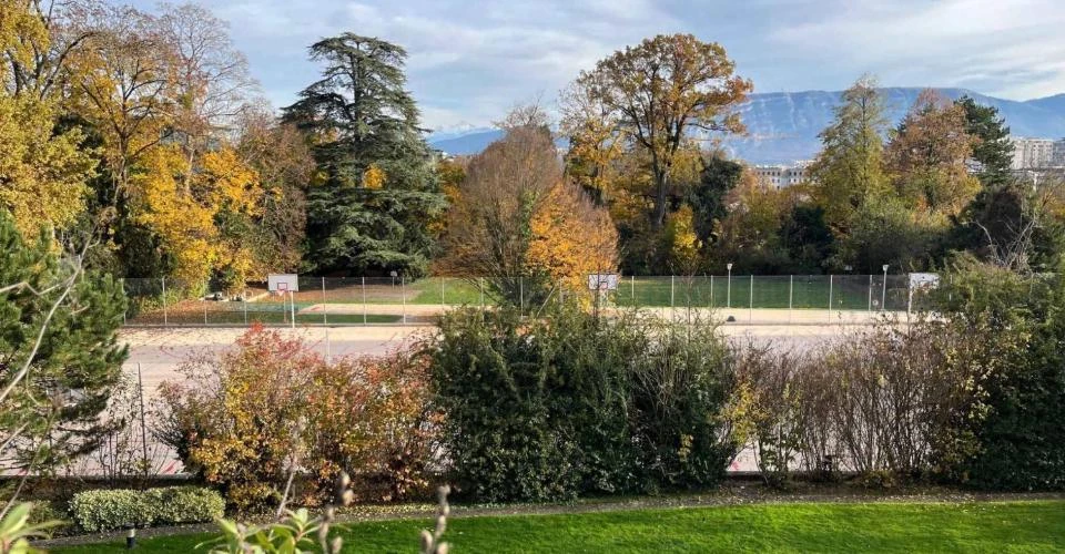 Flat in Geneva, Switzerland, 214 m² - picture 2