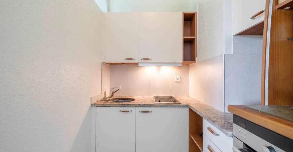 Flat in Geneva, Switzerland, 45 m² - picture 3