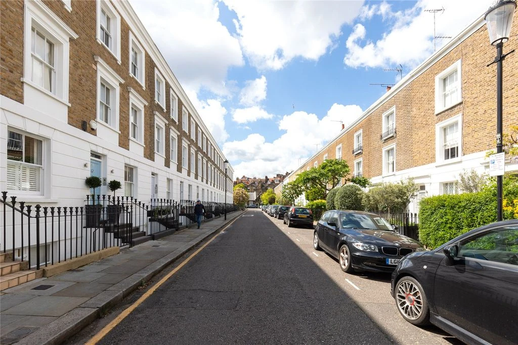 Flat in London, United Kingdom, 122 m² - picture 4