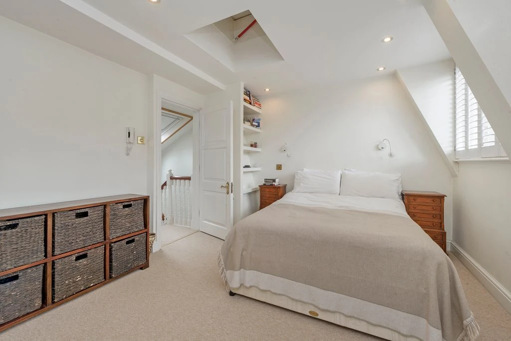 Flat in London, United Kingdom, 181 m² - picture 10
