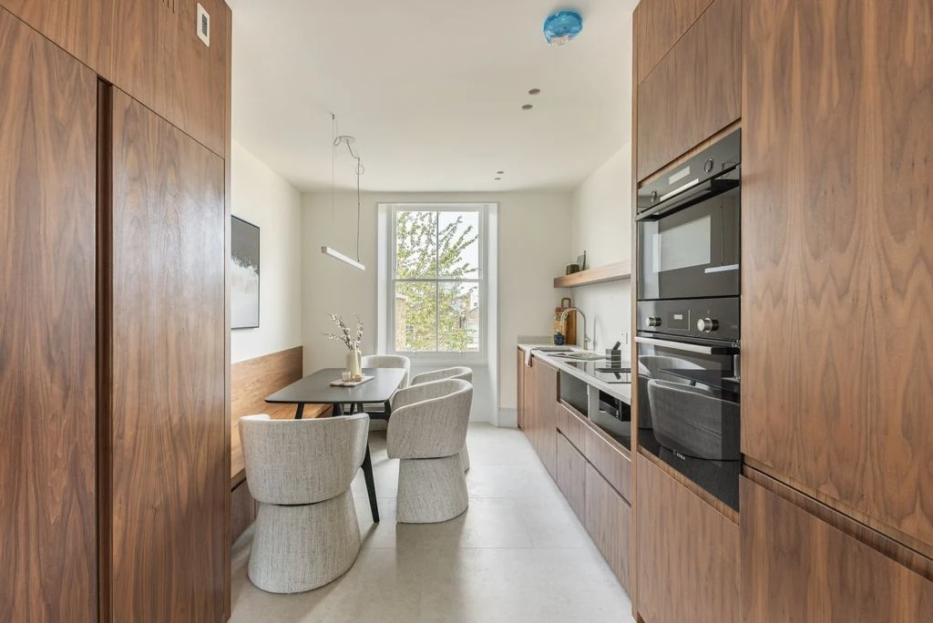 Flat in London, United Kingdom, 110 m² - picture 17