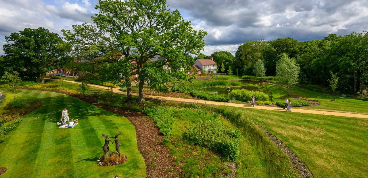 House Crookham Village, United Kingdom, 851 m² - picture 14