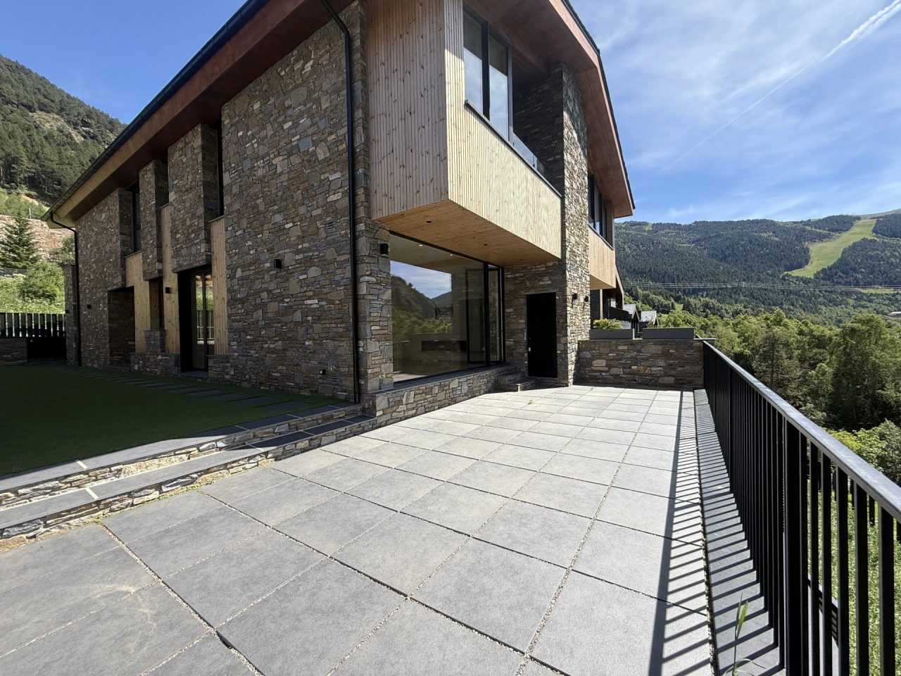 Haus in El Tarter, Andorra, 471 m² - Foto 1