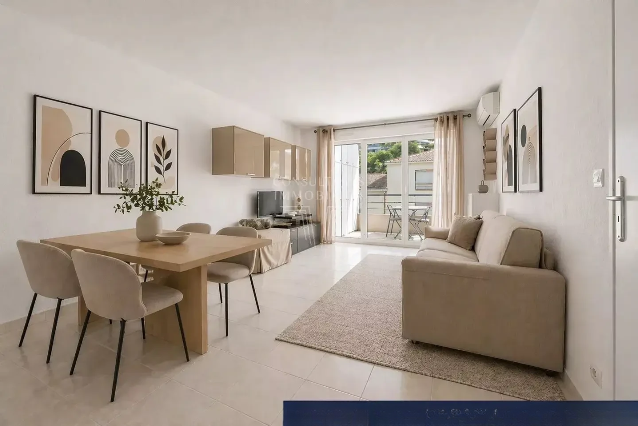 Maison à Cannes, France, 43 m² - image 1