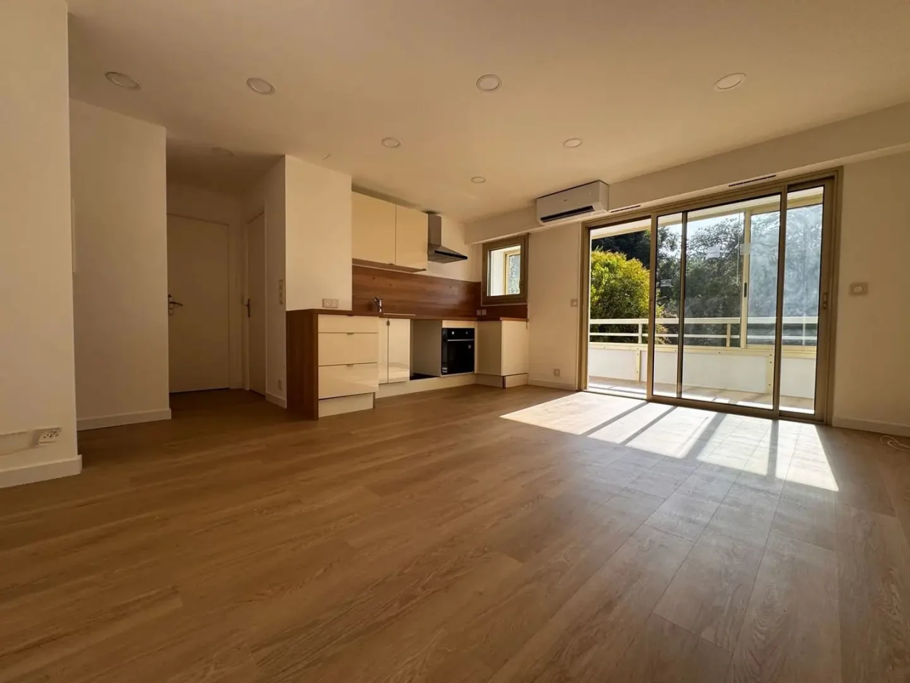 Appartement à Cannes, France, 37 m² - image 1
