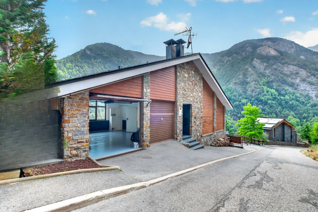 House in La Massana, Andorra, 420 m² - picture 1