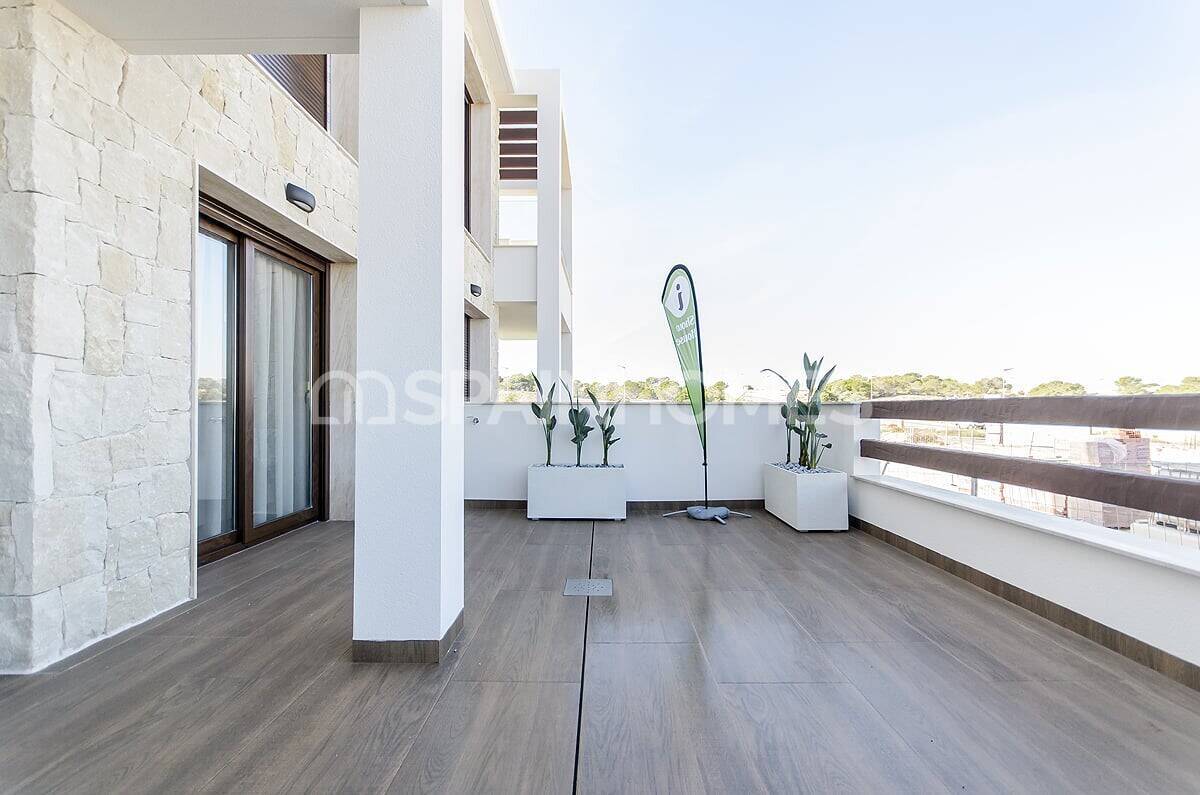 Penthouse in Torrevieja, Spain, 63 m² - picture 2