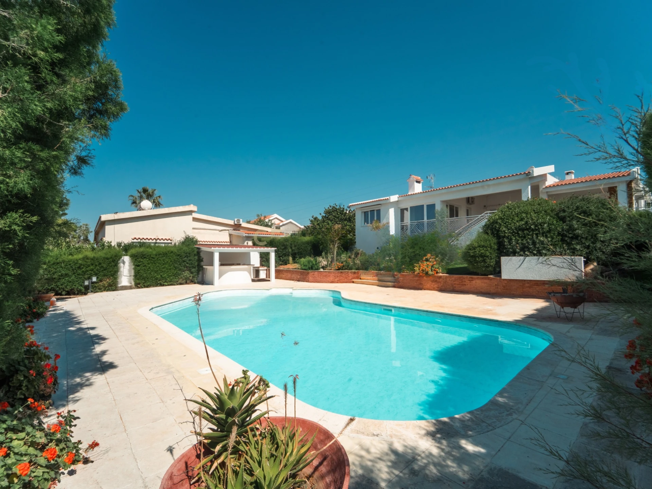 Casa a Limassol, Cipro, 350 m² - foto 1