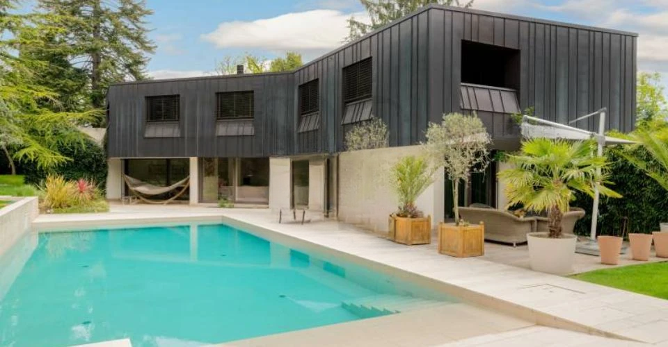 House in Geneva, Switzerland, 550 m² - picture 1