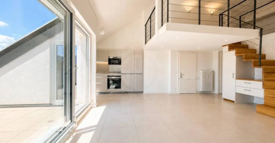 Flat in Geneva, Switzerland - picture 1