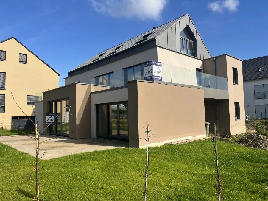 Casa en Luxemburgo, Luxemburgo, 240 m² - imagen 1
