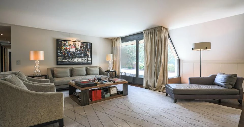 Flat in Geneva, Switzerland, 156 m² - picture 1
