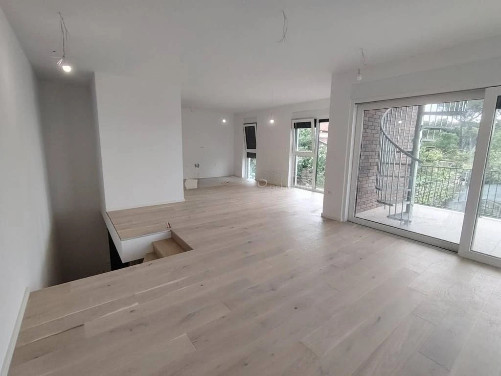 Maison à Opatija, Croatie, 151 m² - image 1