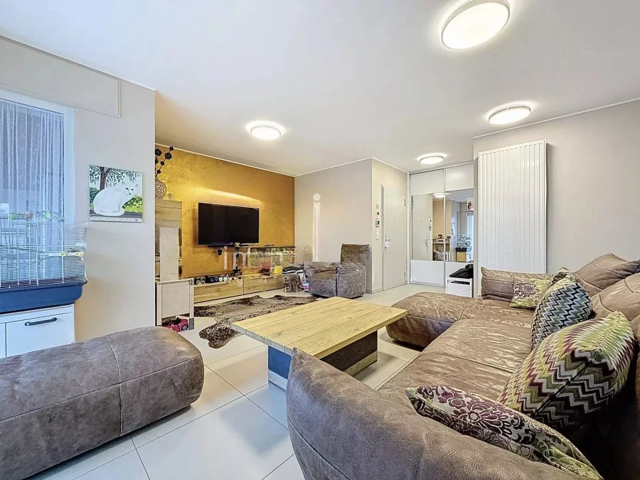 Flat in Luxembourg, Luxembourg, 95 m² - picture 2