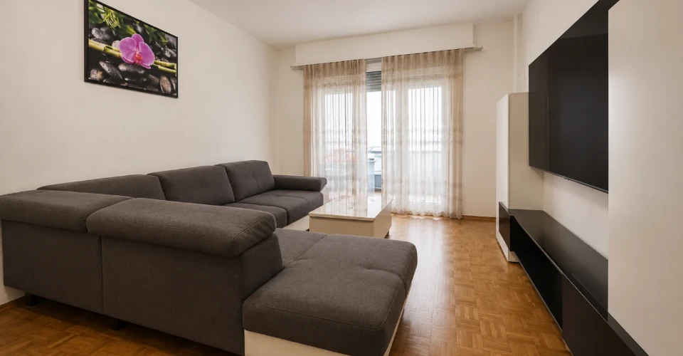 Flat in Geneva, Switzerland, 64 m² - picture 2