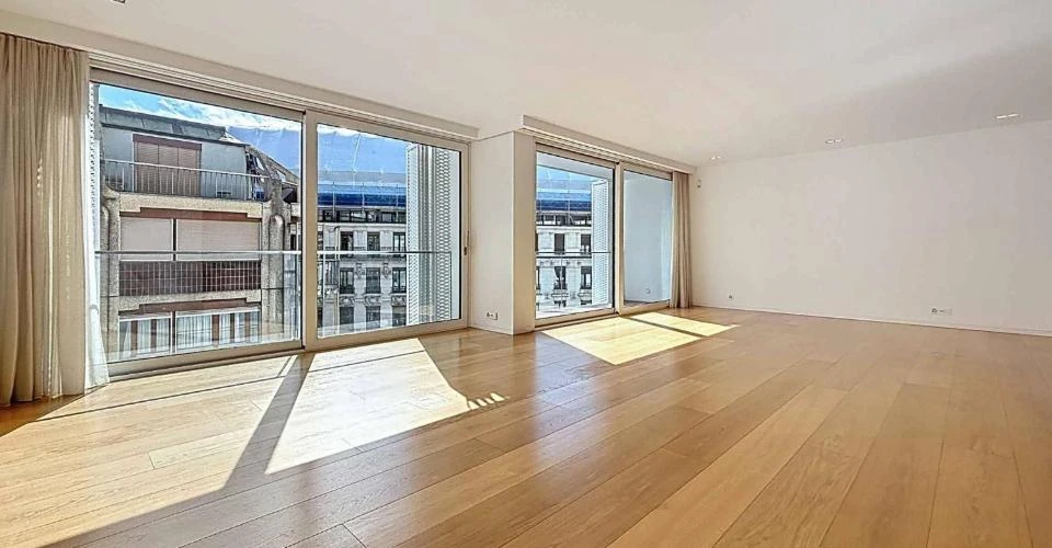 Flat in Geneva, Switzerland, 156 m² - picture 2
