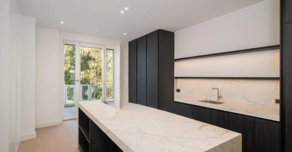 Flat in Geneva, Switzerland, 298 m² - picture 2