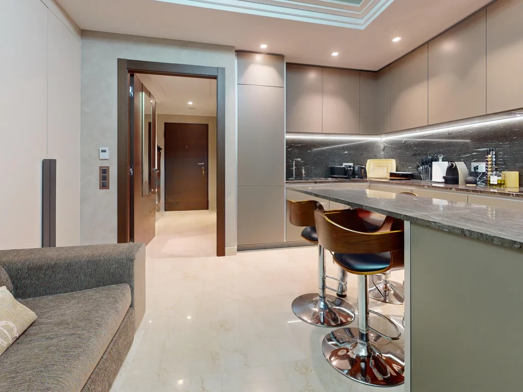 Flat in La Condamine, Monaco, 44 m² - picture 2