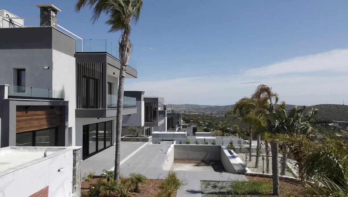 Maison à Parekklisia, Chypre, 450 m² - image 3