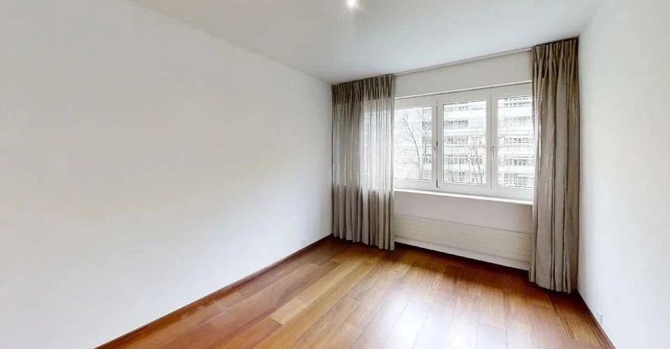 Flat in Geneva, Switzerland, 214 m² - picture 2
