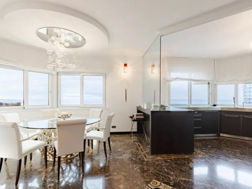 Flat in Saint Roman, Monaco, 276 m² - picture 3