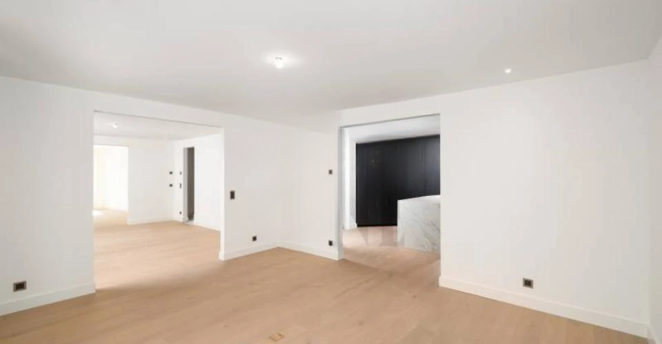 Flat in Geneva, Switzerland, 275 m² - picture 5