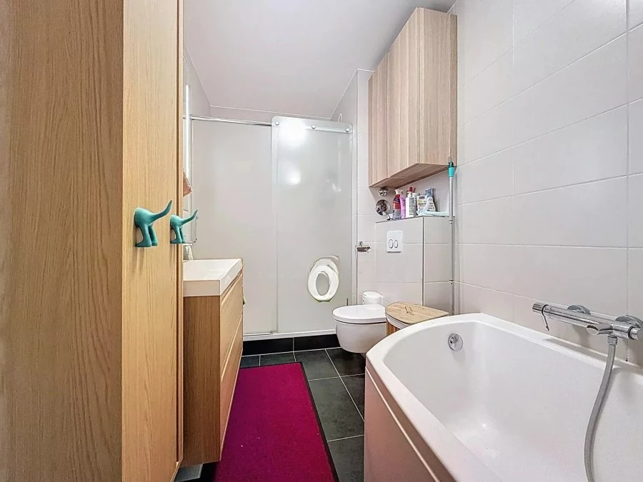Flat in Luxembourg, Luxembourg, 95 m² - picture 6