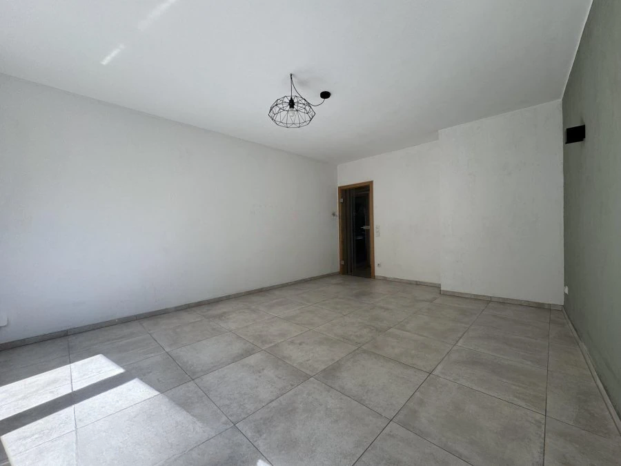 Flat in Luxembourg, Luxembourg, 35 m² - picture 6