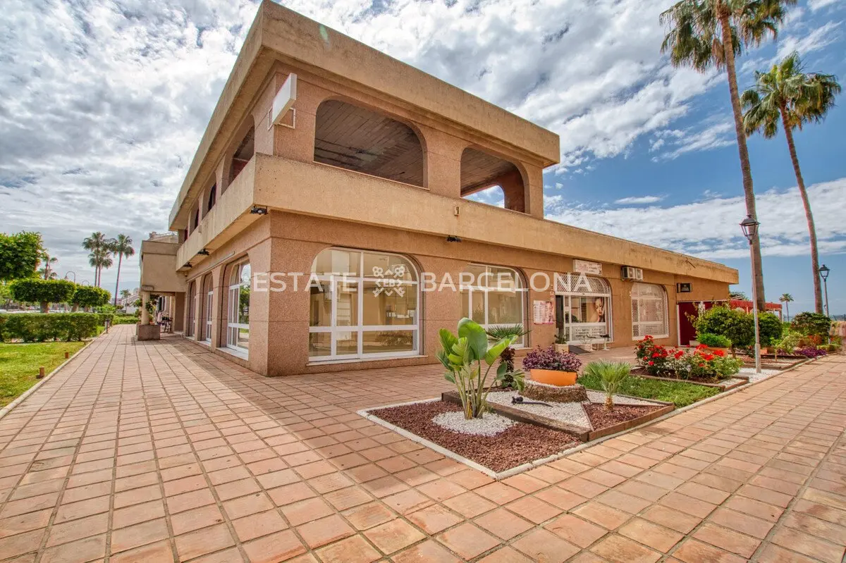 Commercial property in Malaga, Spain, 180 m² - picture 2