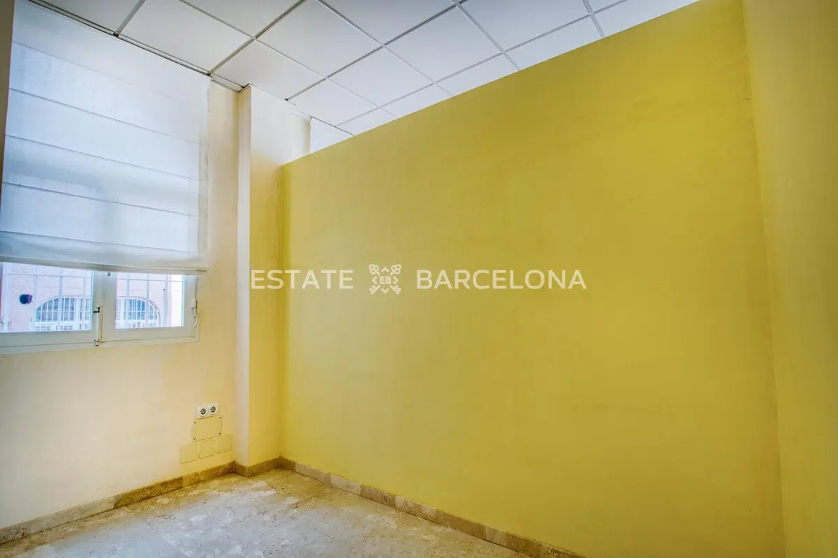 Commercial property in Malaga, Spain, 180 m² - picture 11