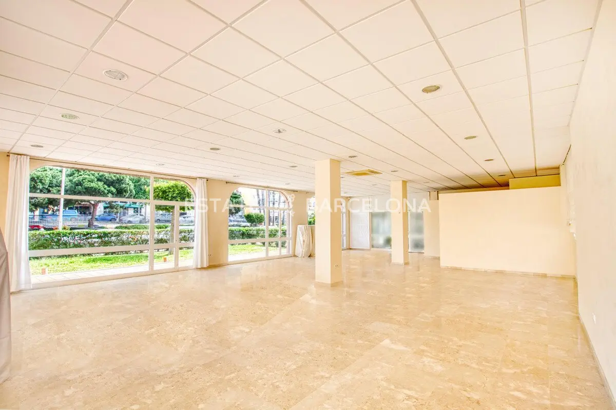 Commercial property in Malaga, Spain, 180 m² - picture 7