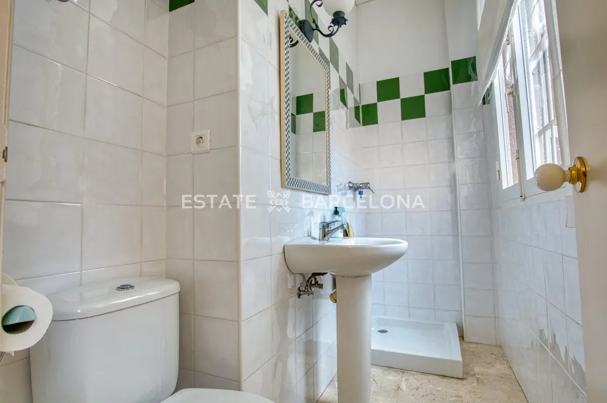 Commercial property in Malaga, Spain, 180 m² - picture 13