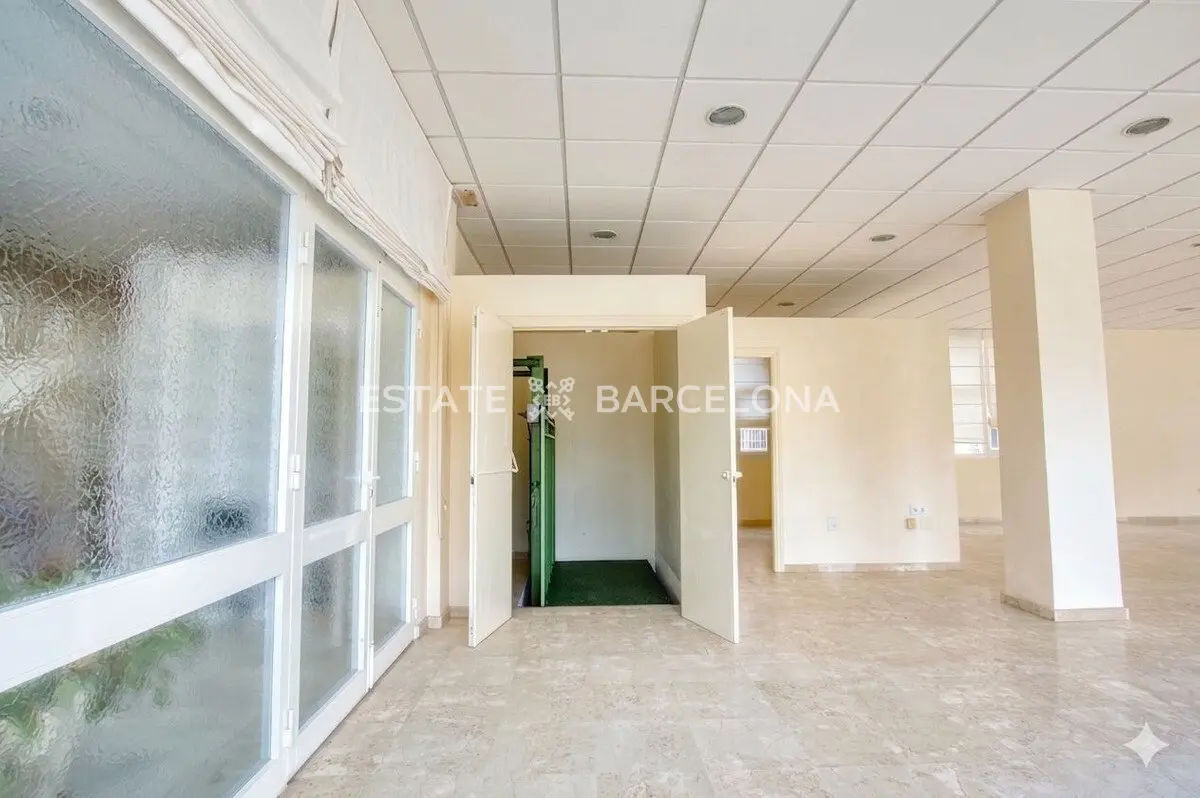 Commercial property in Malaga, Spain, 180 m² - picture 9