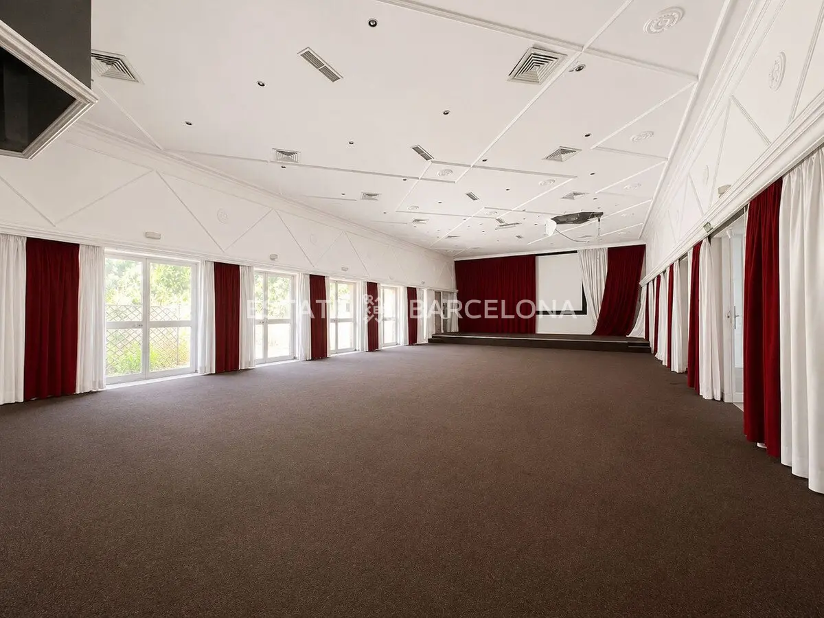 Gewerbeimmobilien in Mijas, Spanien, 2 252 m² - Foto 16