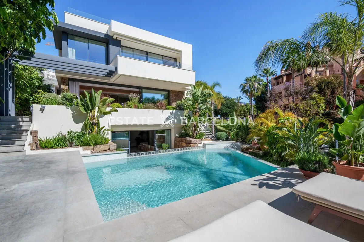 Villa en San Pedro de Alcantara, España, 403 m² - imagen 4