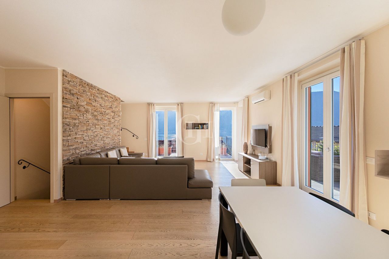 Apartment in Sala Comacina, Italy, 400 m² - picture 17