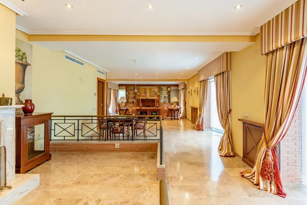 Casa en la Costa Dorada, España, 685 m² - imagen 11