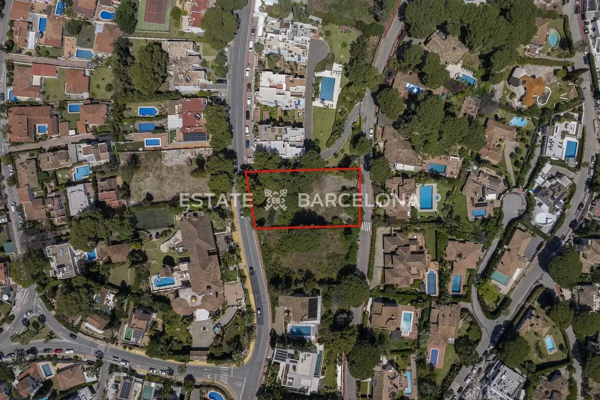 Land in Nueva Andalusia, Spain, 1 799 m² - picture 14