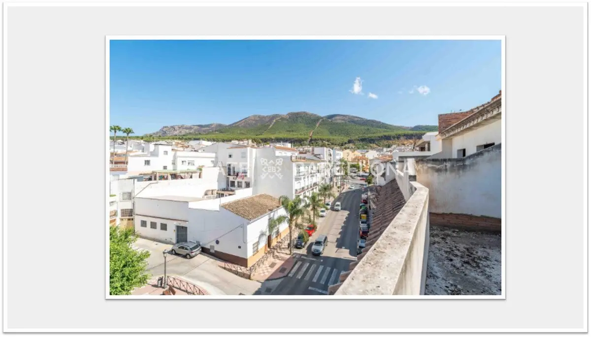 Commercial apartment building in Malaga, Spain, 835 m² - picture 9